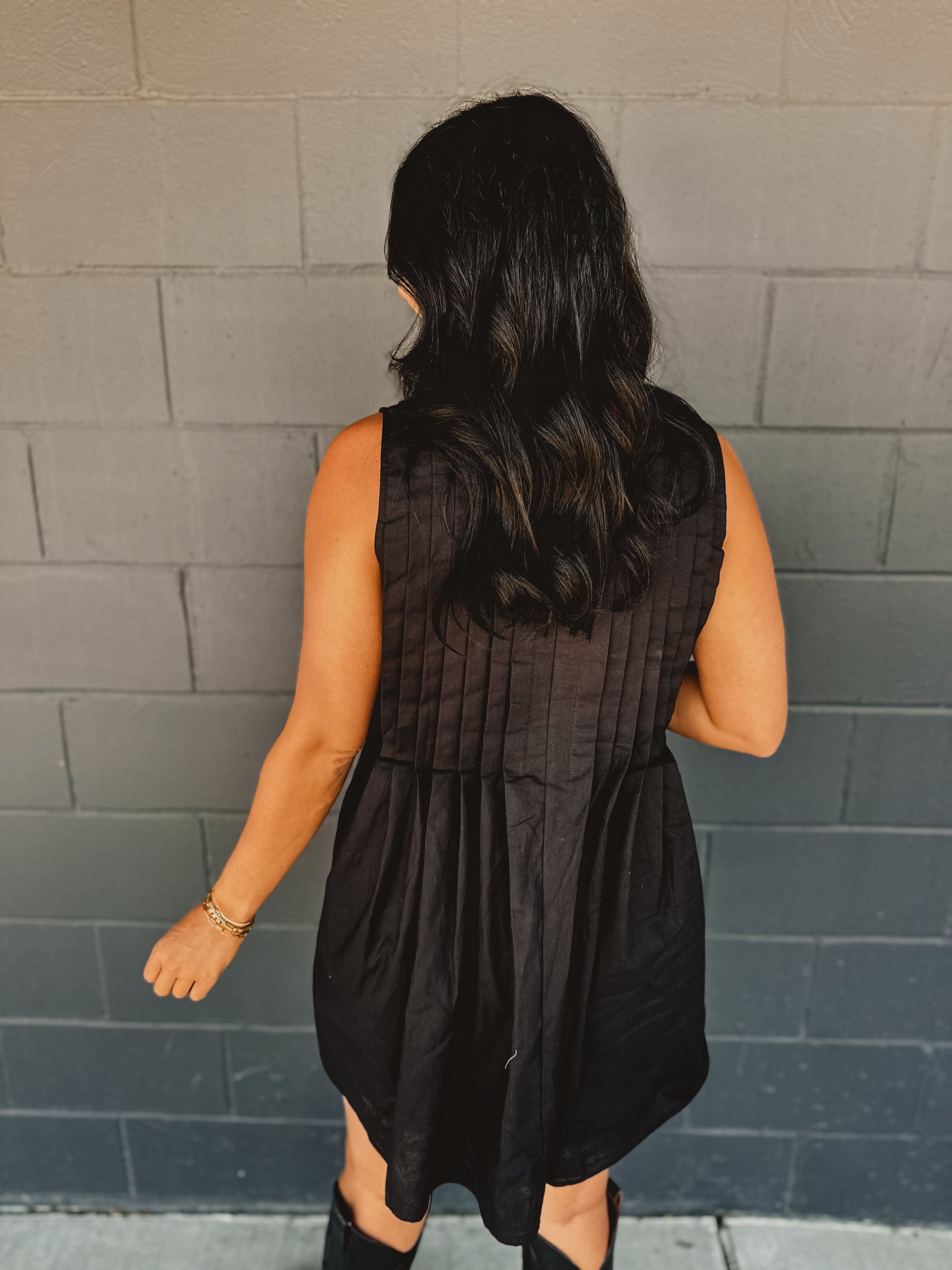 Bow Pleated Mini Dress - Black Bow Pleated Mini Dress - Black