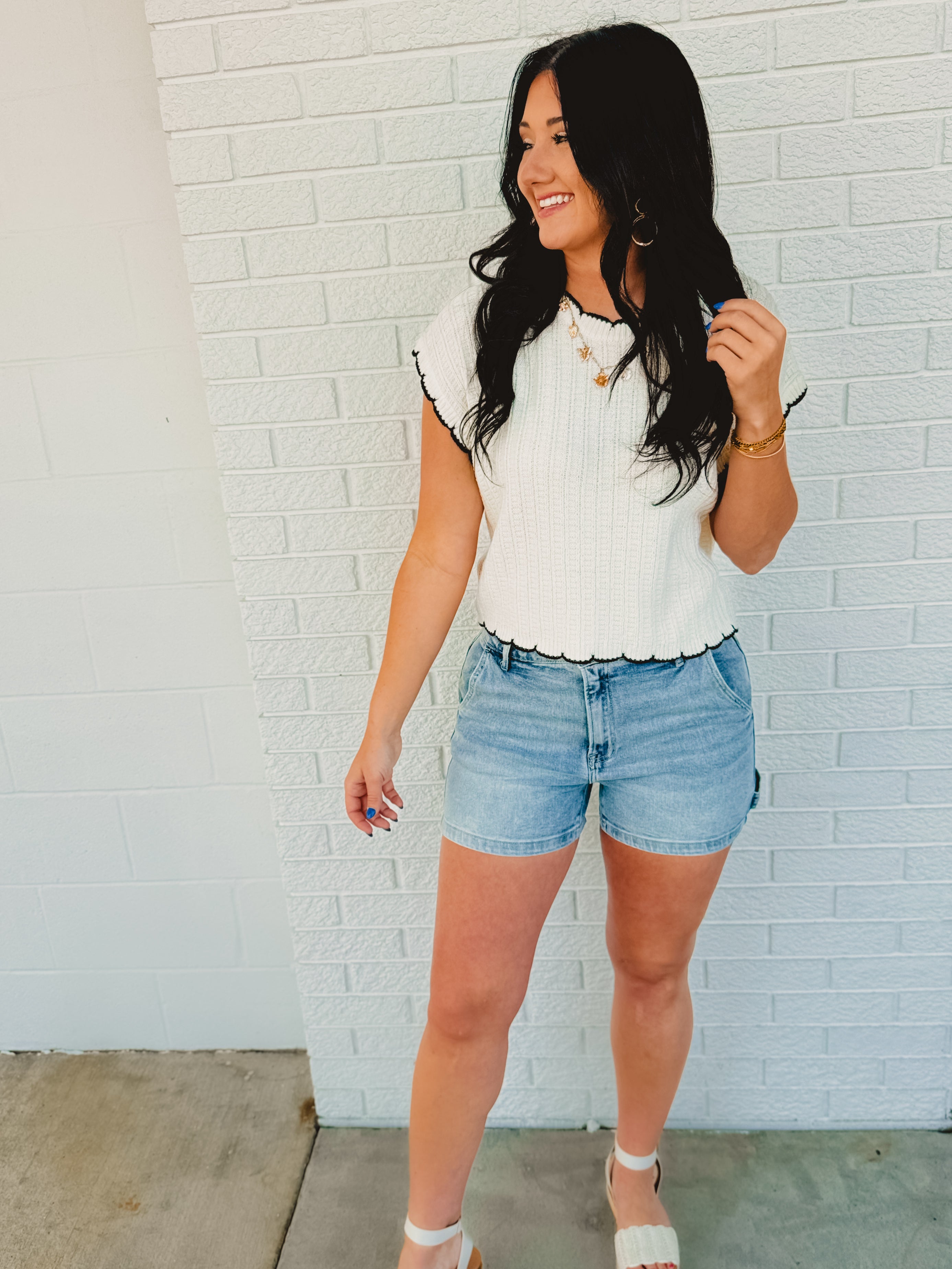 Contrast Scallop Edge Detail Sweater Top - Ivory/Black Contrast Scallop Edge Detail Sweater Top - Ivory/Black