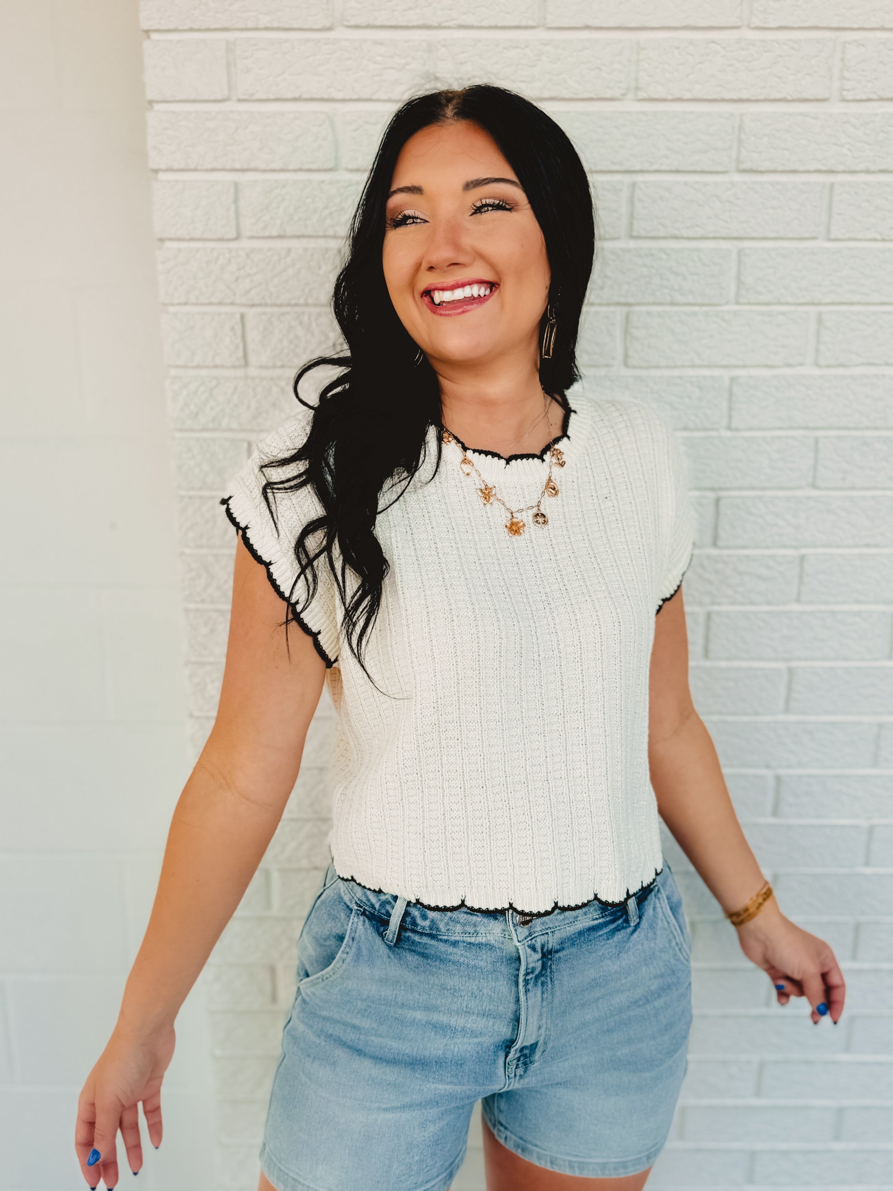 Contrast Scallop Edge Detail Sweater Top - Ivory/Black