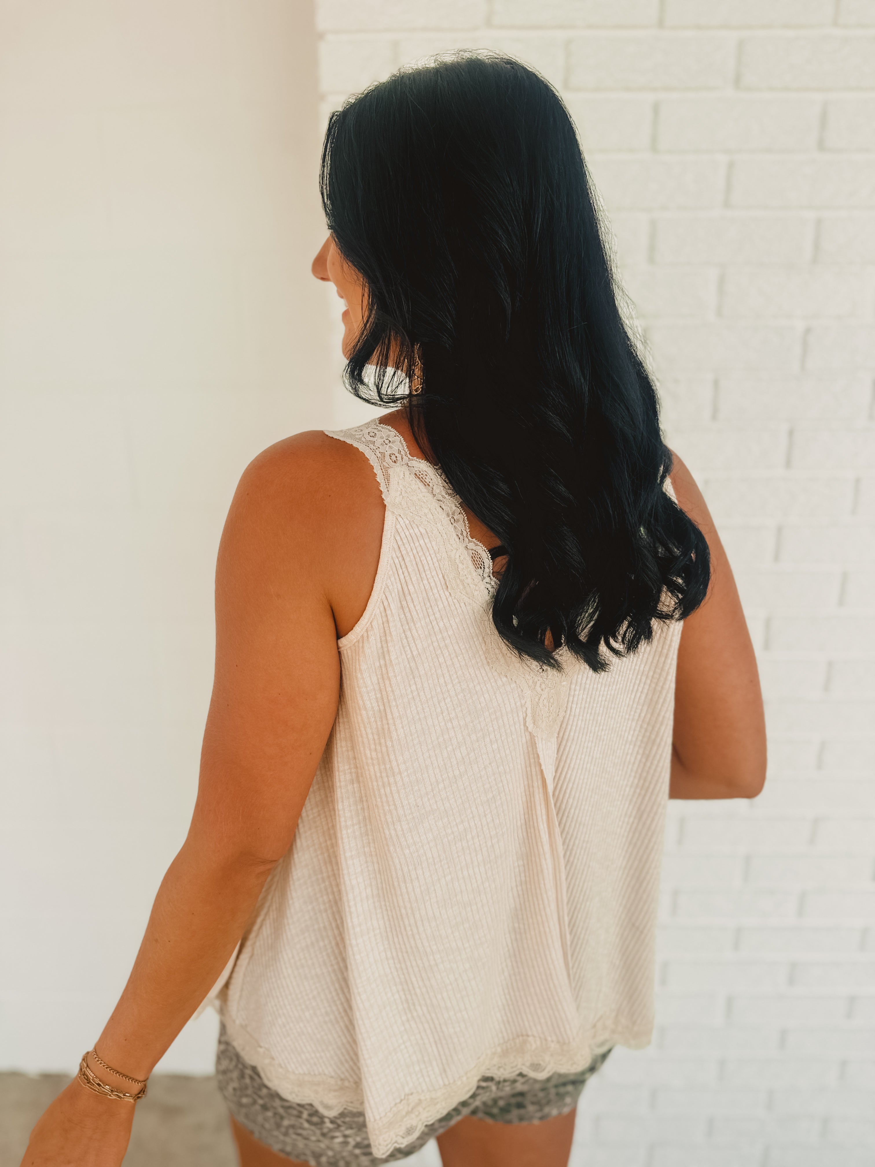 POL Lace Trim Scoop Neck Tank Top – Oatmilk POL Lace Trim Scoop Neck Tank Top – Oatmilk