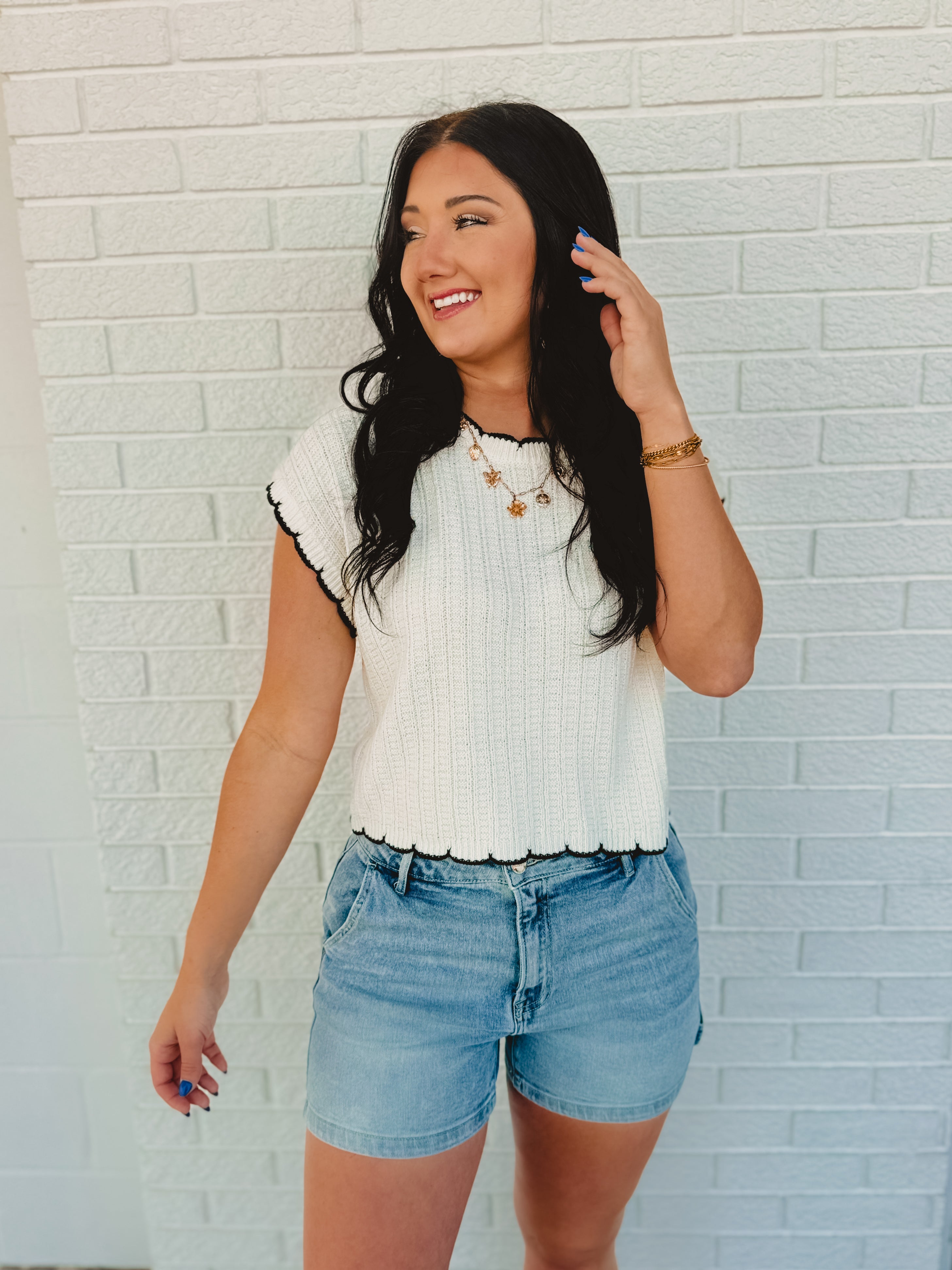 Contrast Scallop Edge Detail Sweater Top - Ivory/Black Contrast Scallop Edge Detail Sweater Top - Ivory/Black